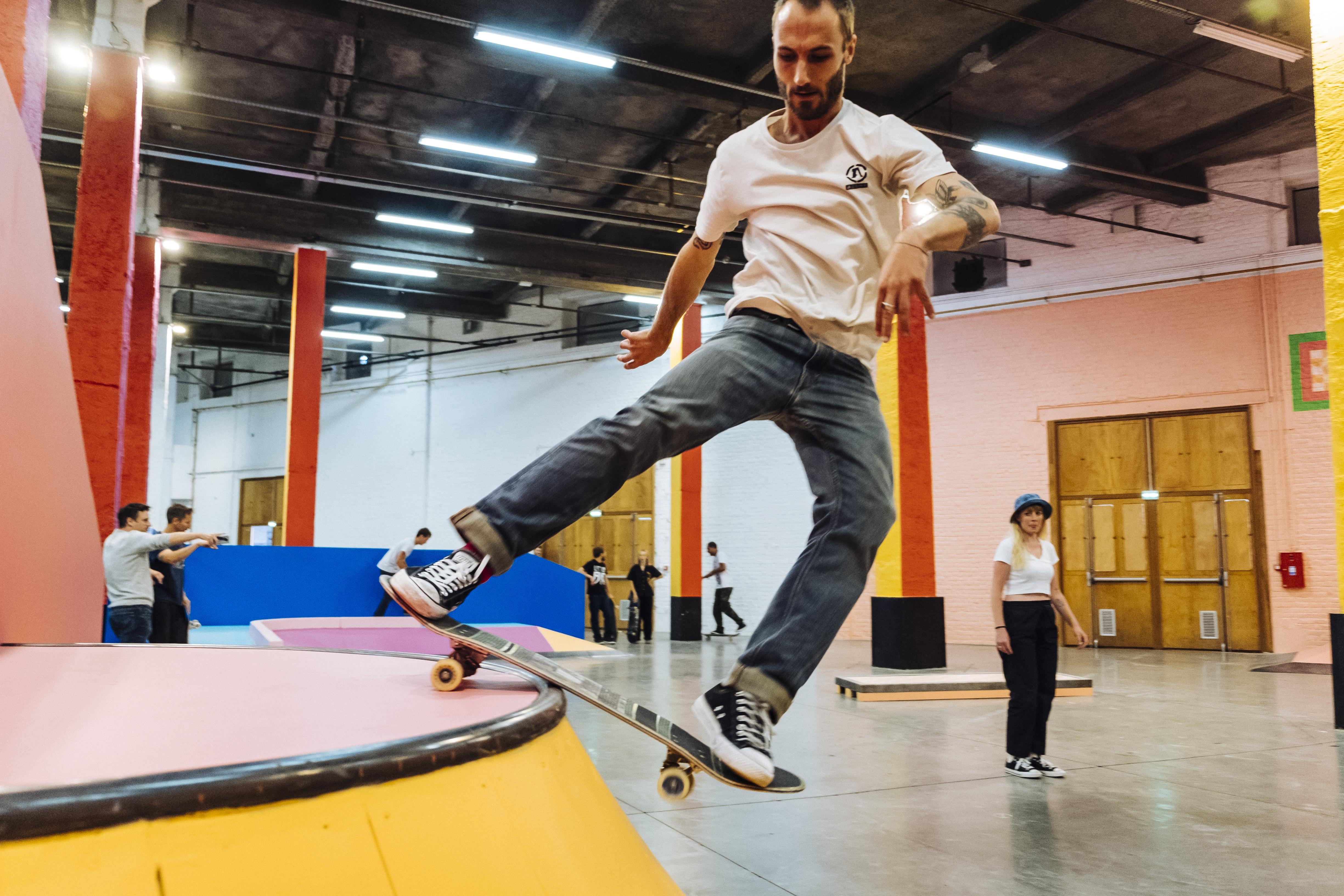 yinka-ilori-skatepark-lille-france7.JPG